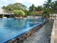 pool.jpg (98556 bytes)