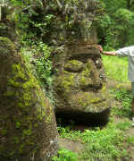 Not Easter Island.jpg (138805 bytes)