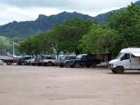 Les Trucks.jpg (76404 bytes)