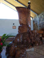 Altar.jpg (82710 bytes)