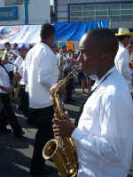 man with sax.jpg (86494 bytes)