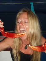 Gail_and_crabs.jpg (57702 bytes)