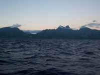 approach in the morning.jpg (59250 bytes)