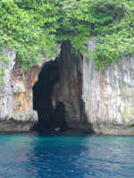 swallows cave.jpg (101602 bytes)